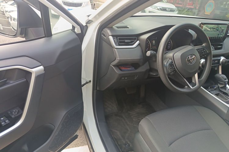 丰田 RAV4荣放 2024款 2.0L CVT两驱都市版中控内饰20