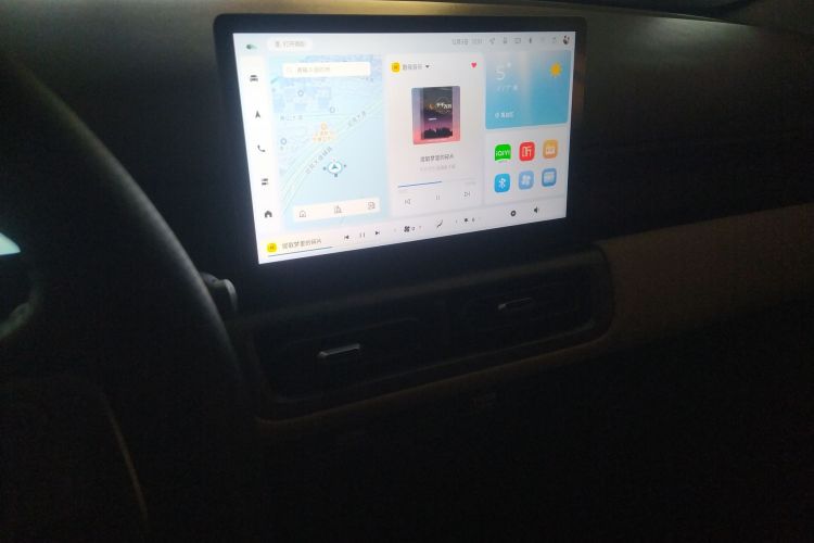 五菱汽车 五菱缤果PLUS 2024款 330km 五座版中控内饰16