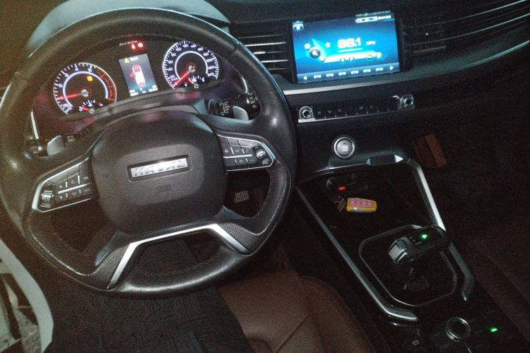 哈弗H6 2017款 红标 2.0T 自动两驱智尚型中控内饰12