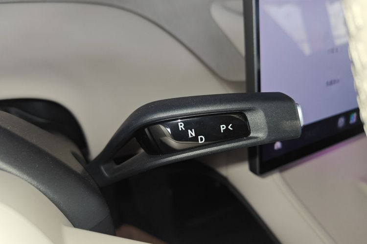 小米汽车 小米YU7 2025款 超长续航后驱版局部细节18