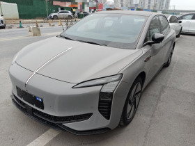 红旗EH7 2025款 640 四驱 智选版