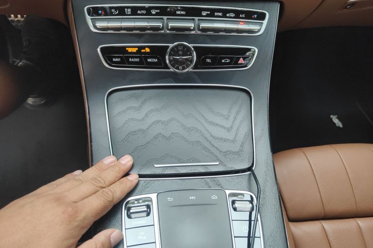 奔驰E级(进口) 2020款 E 260 轿跑车局部细节18