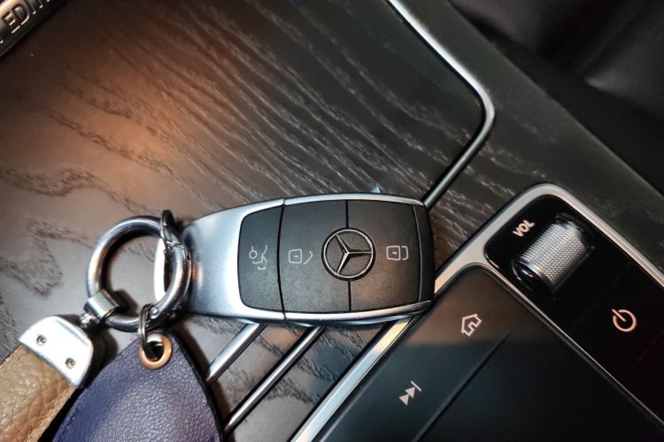 奔驰C级 2021款 C 260 L 运动星耀臻藏版中控内饰11