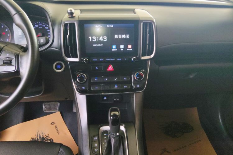 北京现代ix35 2019款 2.0L 自动两驱智勇·畅享版 国VI中控内饰16