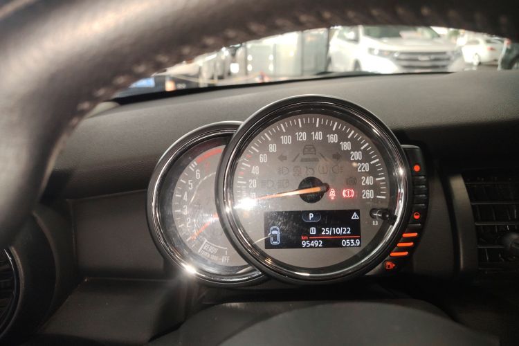 MINI 2015款 1.2T ONE 五门版局部细节14