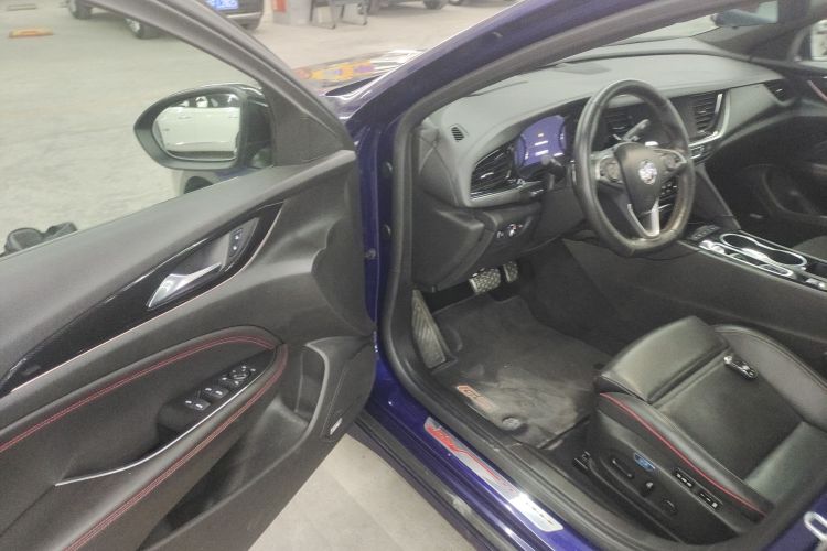 别克 君威 2021款 GS 28T 尊贵型中控内饰7003