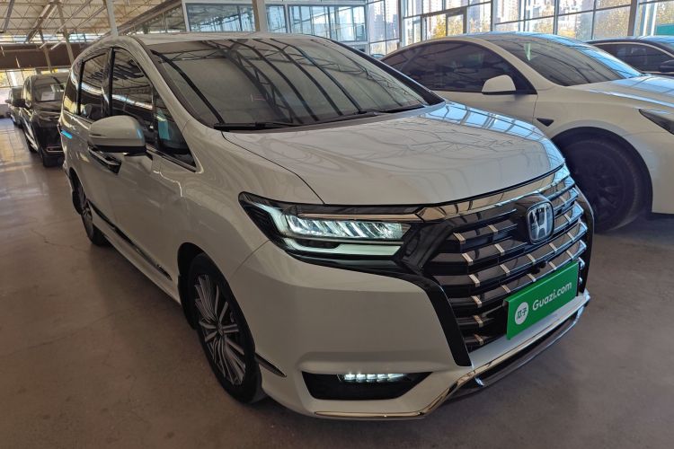 本田 艾力绅 2024款 2.0L e:HEV 豪华版车身外观3