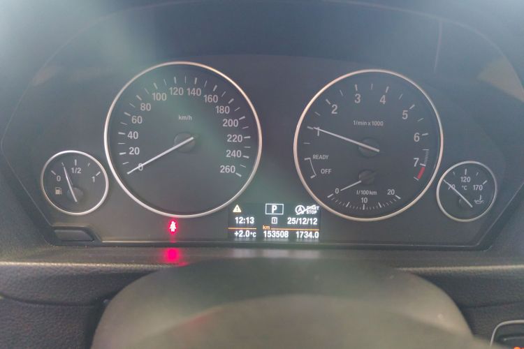 宝马3系 2015款 316i 进取型局部细节14