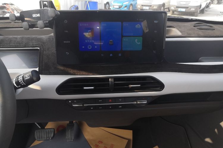 吉利银河 2024款 熊猫mini 200km 耐力熊中控内饰16