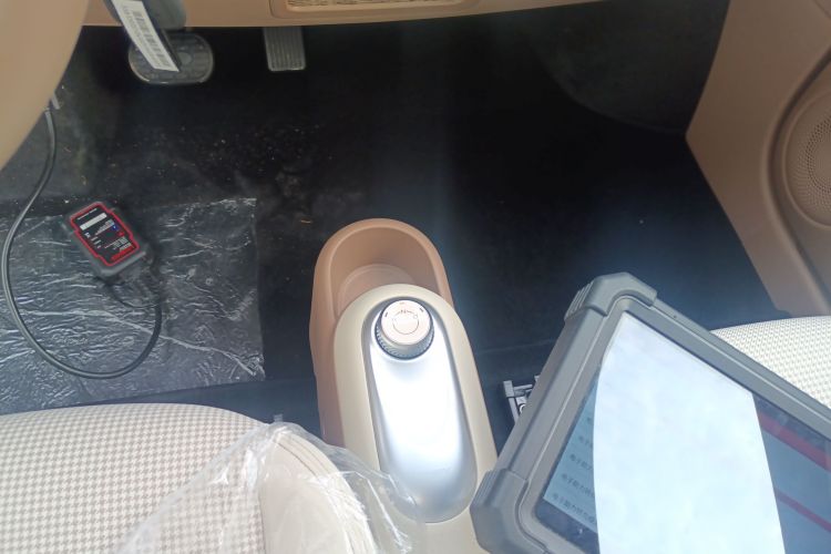 五菱汽车 宏光MINIEV 2025款 四门版 进阶款中控内饰18