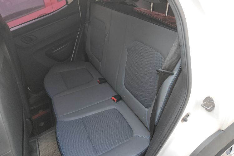 雷诺 e诺 2019款 e尚型中控内饰21