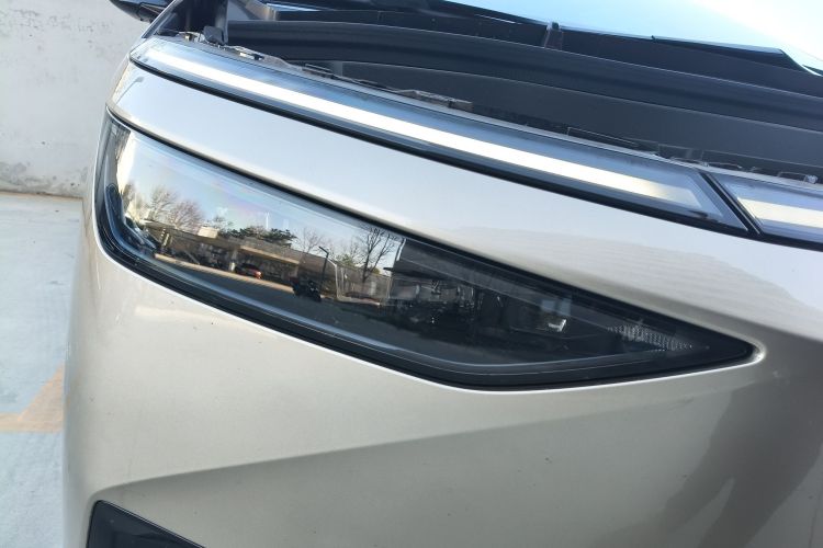 小鹏X9 2024款 702超长续航Pro车身外观8