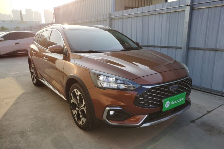 福特 福克斯 2021款 猎装版 EcoBoost 180 自动猎潮型车身外观6002