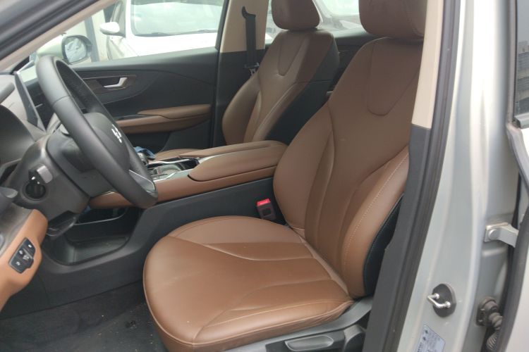 红旗E-QM5 2022款 431km 充电乐享版局部细节19