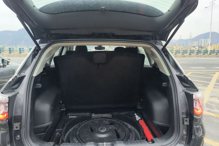 Jeep 指南者 2017款 200T 自动家享版机舱底盘23