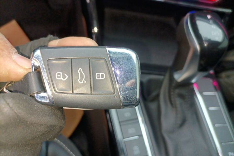 大众 帕萨特 2023款 改款 330TSI 星空精英版中控内饰11