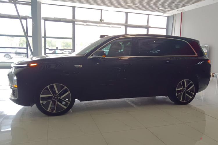 理想汽车 理想L9 2022款 Max车身外观4