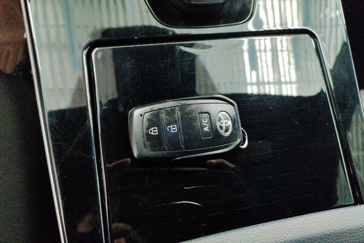 广汽丰田bZ4X 2022款 长续航Pro中控内饰7001