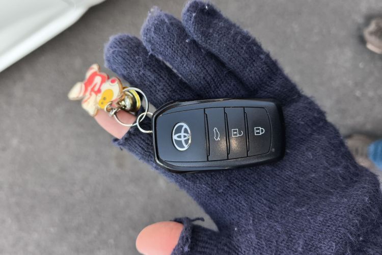 丰田 雷凌 2024款 智能电混双擎 1.8L 领先版中控内饰11