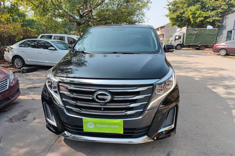 广汽传祺 传祺M8 2020款 领航款 390T 尊享版车身外观2