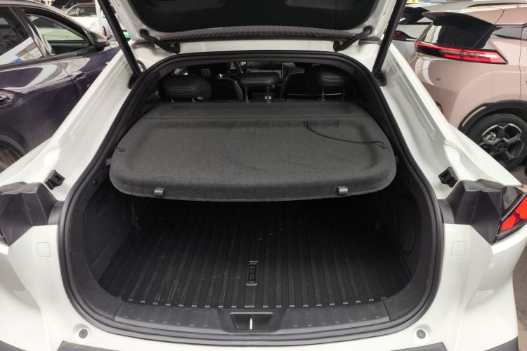 深蓝汽车 深蓝SL03 2023款 200Max增程版机舱底盘23