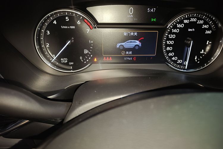 凯迪拉克XT4 2018款 28T 两驱豪华型中控内饰15