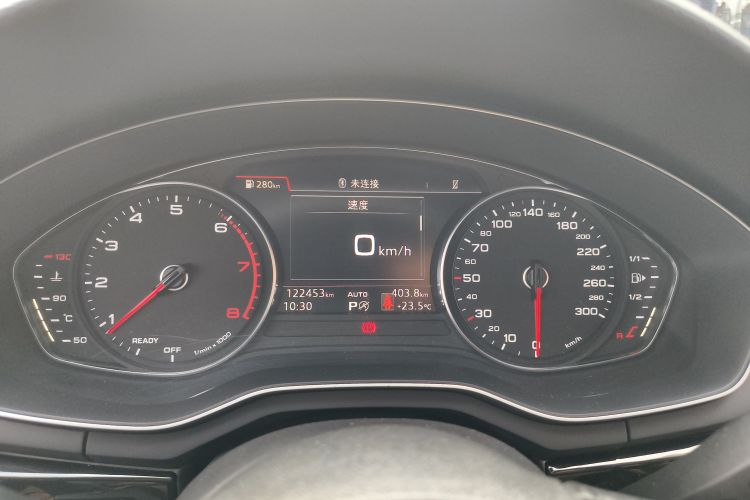 奥迪A4L 2018款 30周年年型 40 TFSI 进取型中控内饰14