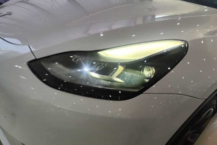 特斯拉 Model Y 2022款 改款 长续航全轮驱动版局部细节36