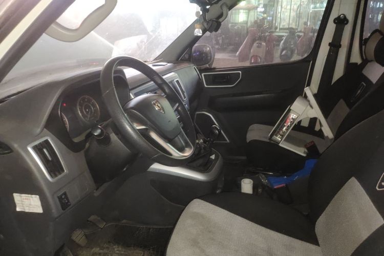 金杯海狮王 2021款 2.0L城运王系列捷运型标准顶6座1TZS中控内饰19