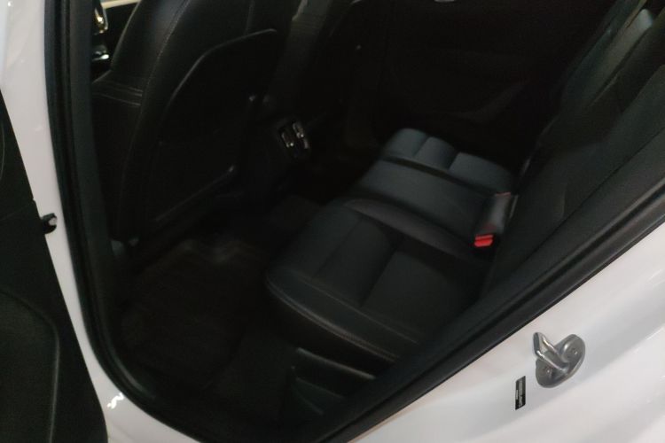 沃尔沃XC40 2025款 B4 四驱智远豪华版中控内饰7004