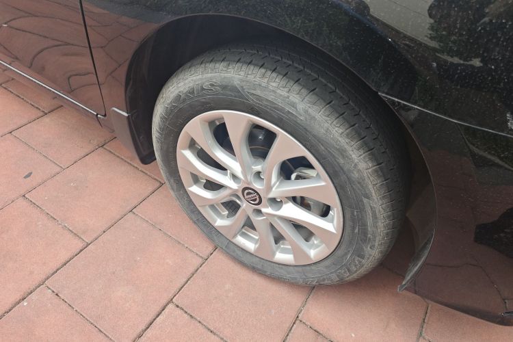 日产 轩逸 2022款 经典 1.6XL CVT豪华版车身外观10