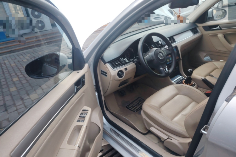 大众 宝来 2014款 1.6L 手动舒适型中控内饰20