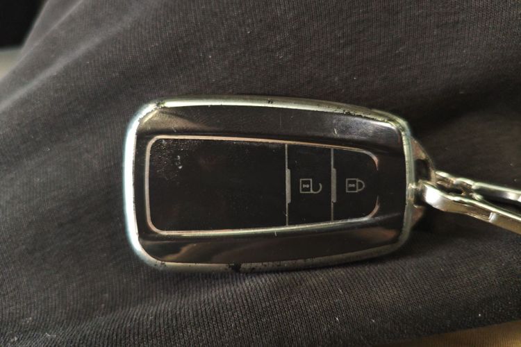 丰田C-HR 2023款 2.0L 领先版中控内饰11