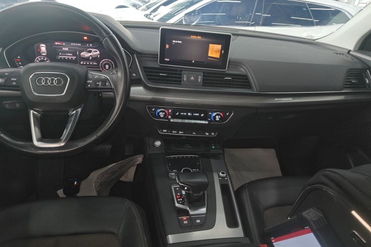 奥迪Q5L 2018款 45 TFSI 尊享时尚型 国V中控内饰16