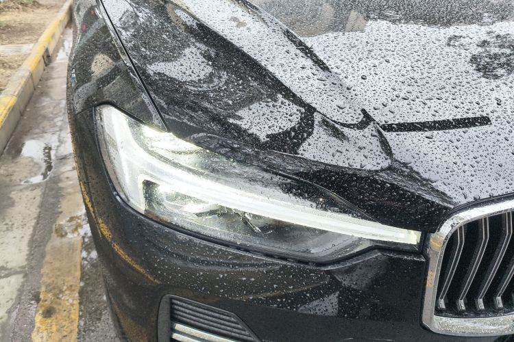 沃尔沃XC60 2025款 B5 四驱智远豪华版车身外观8