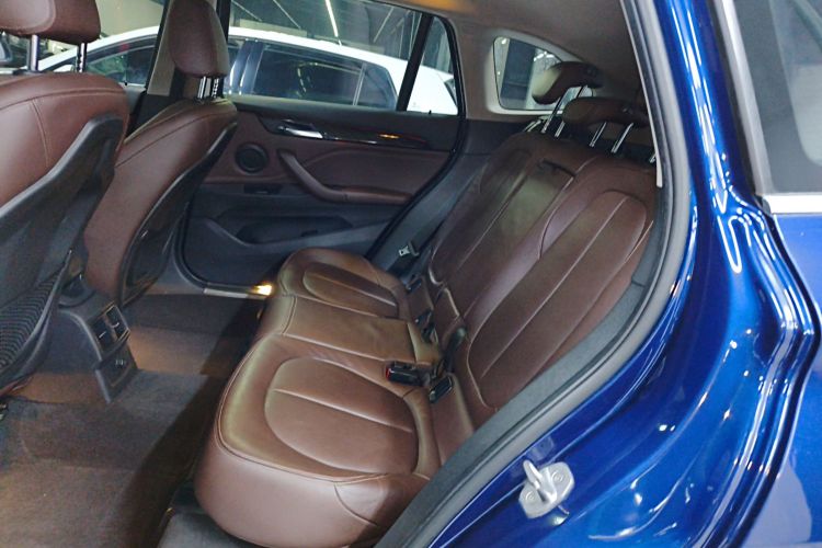 宝马X1 2018款 sDrive18Li 尊享型中控内饰21