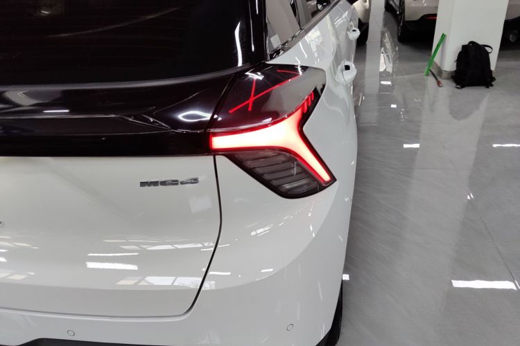 名爵 MG4 EV 2023款 415km 出海冠军版车身外观9