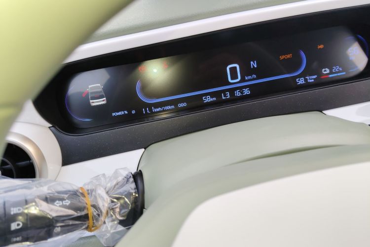 吉利银河 2025款 210km 熊猫骑士中控内饰14