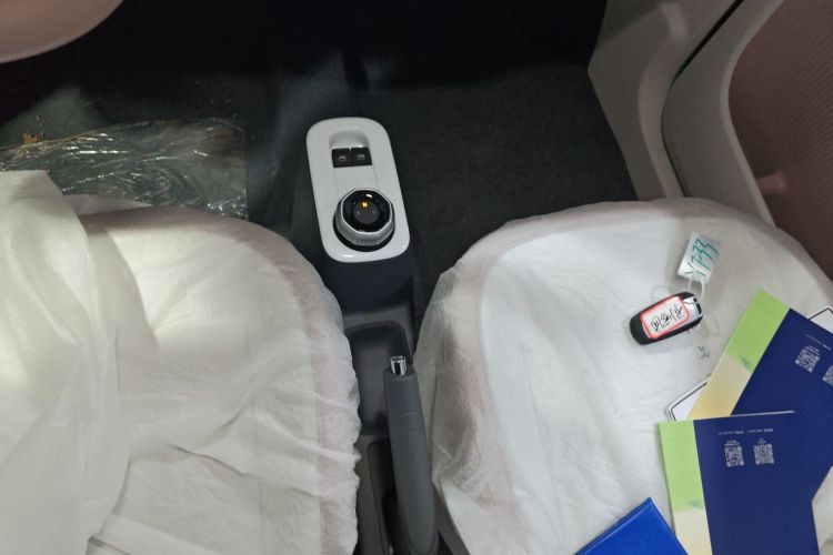 吉利银河 熊猫 2025款 210km 元气熊中控内饰18