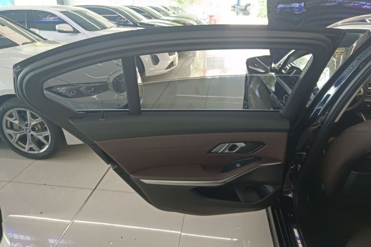 宝马3系 2022款 325Li M运动套装中控内饰49