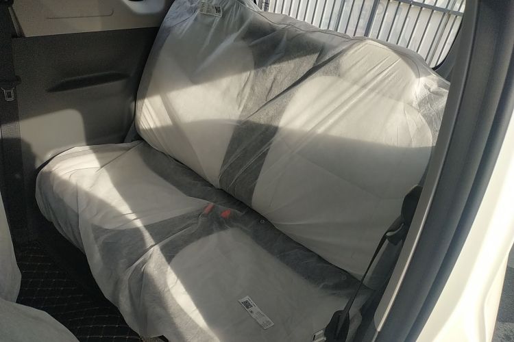 吉利银河 2025款 210km 熊猫卡丁中控内饰21