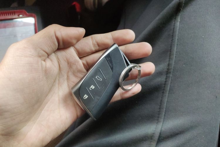 雷克萨斯ES 2018款 300h 卓越版 国V中控内饰7001