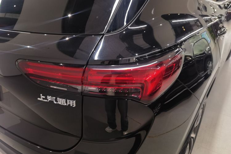 别克 2022款 改款 昂科威S 652T 两驱豪华型车身外观9