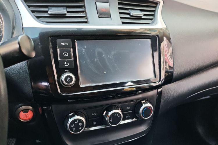 日产 轩逸 2016款 1.6XV CVT智享版中控内饰16