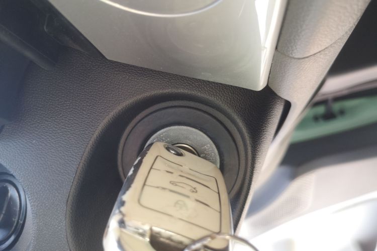 长安Lumin 2022款 210km 香甜款中控内饰7001