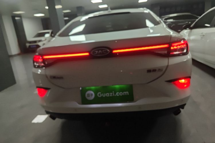 江汽集团 嘉悦A5 2020款 1.5T CVT精英型车身外观6