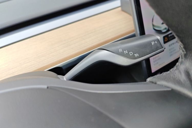 特斯拉 Model Y 2021款 标准续航后驱版中控内饰18