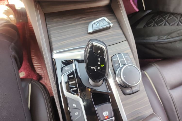 宝马5系 2018款 530Li 尊享型 豪华套装中控内饰18