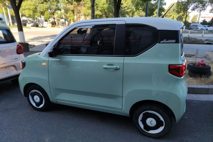 五菱汽车 宏光MINIEV 2021款 马卡龙臻享款 磷酸铁锂车身外观4