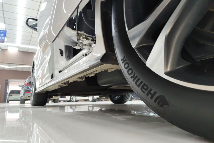 丰田 格瑞维亚 2023款 2.5L混动 旗舰VIP版局部细节9002